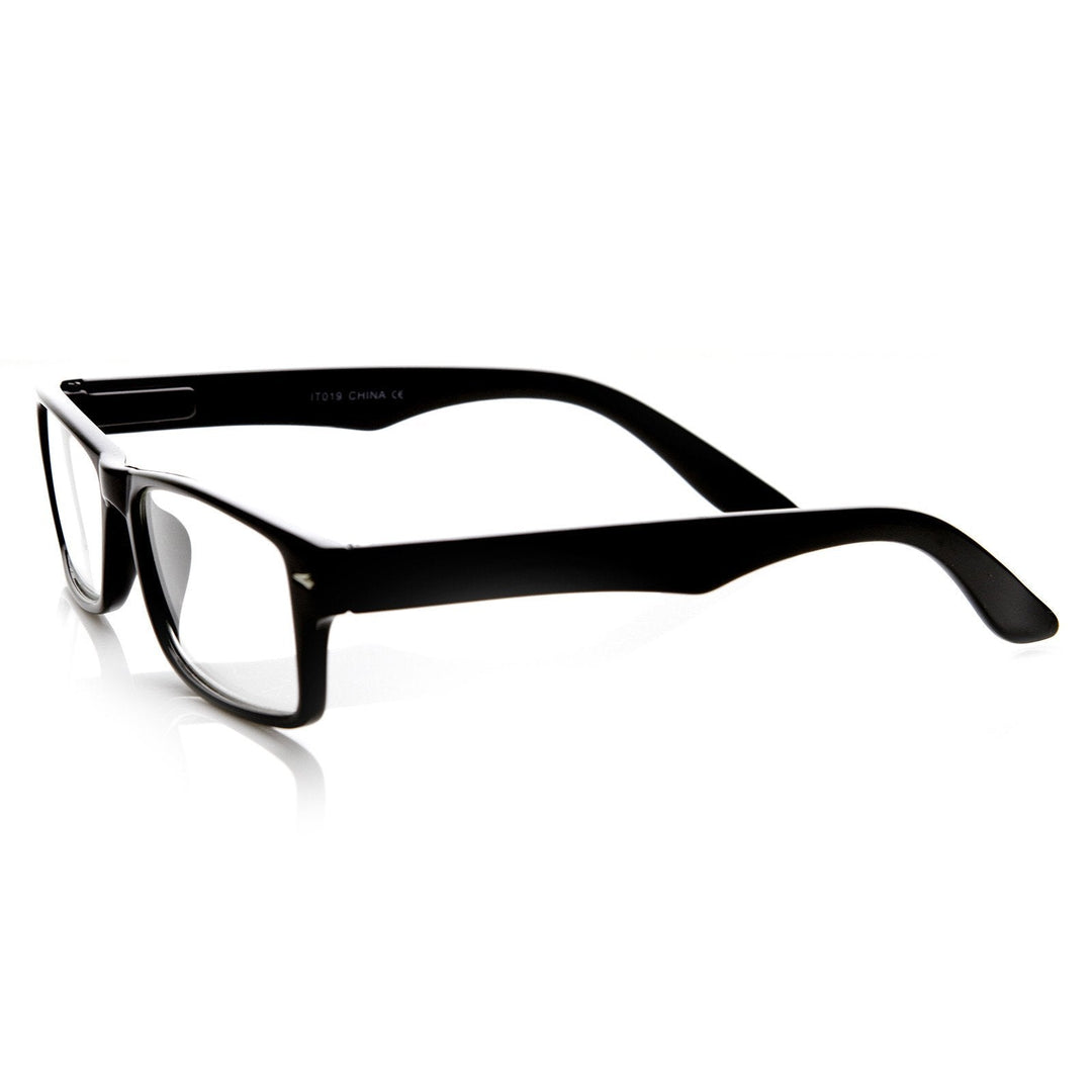 Gafas con lentes transparentes y borde con cuernos