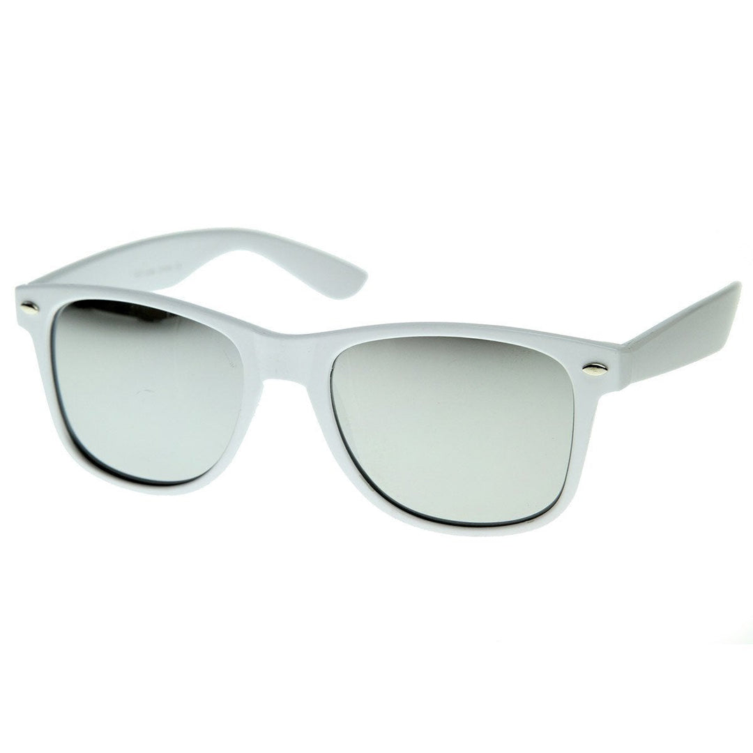 Retro Horned Rime Sunglasses With Flash Mirror Lenses 8075