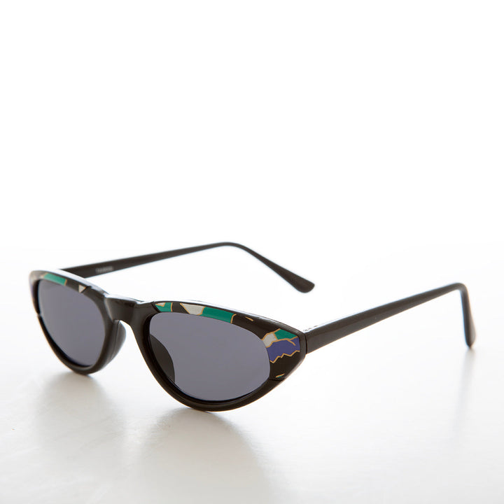 Slim Cat Eye with Brow Accent - Chicha