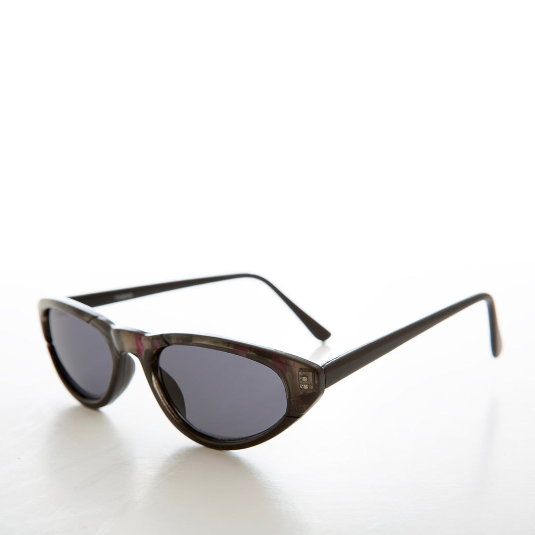 Slim Cat Eye with Brow Accent - Chicha