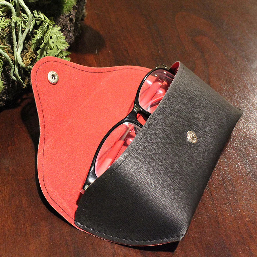 Leatherette Snap Front Closure Case