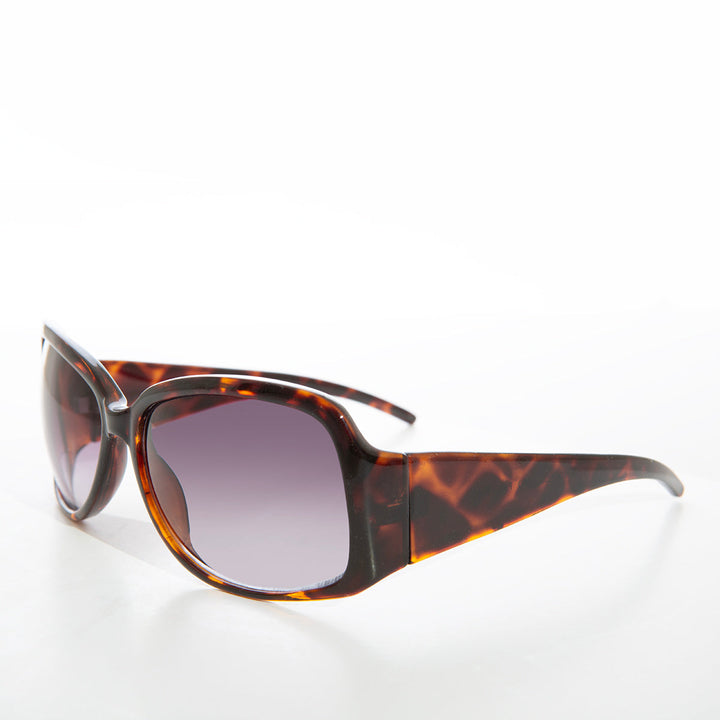 Oversized Wide Frame Women&