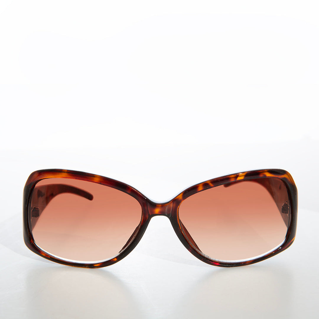 Oversized Wide Frame Women&